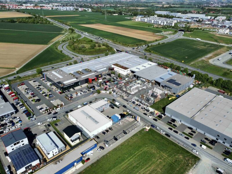 Sale of Bauzentrum Maeusel to Bauhaus